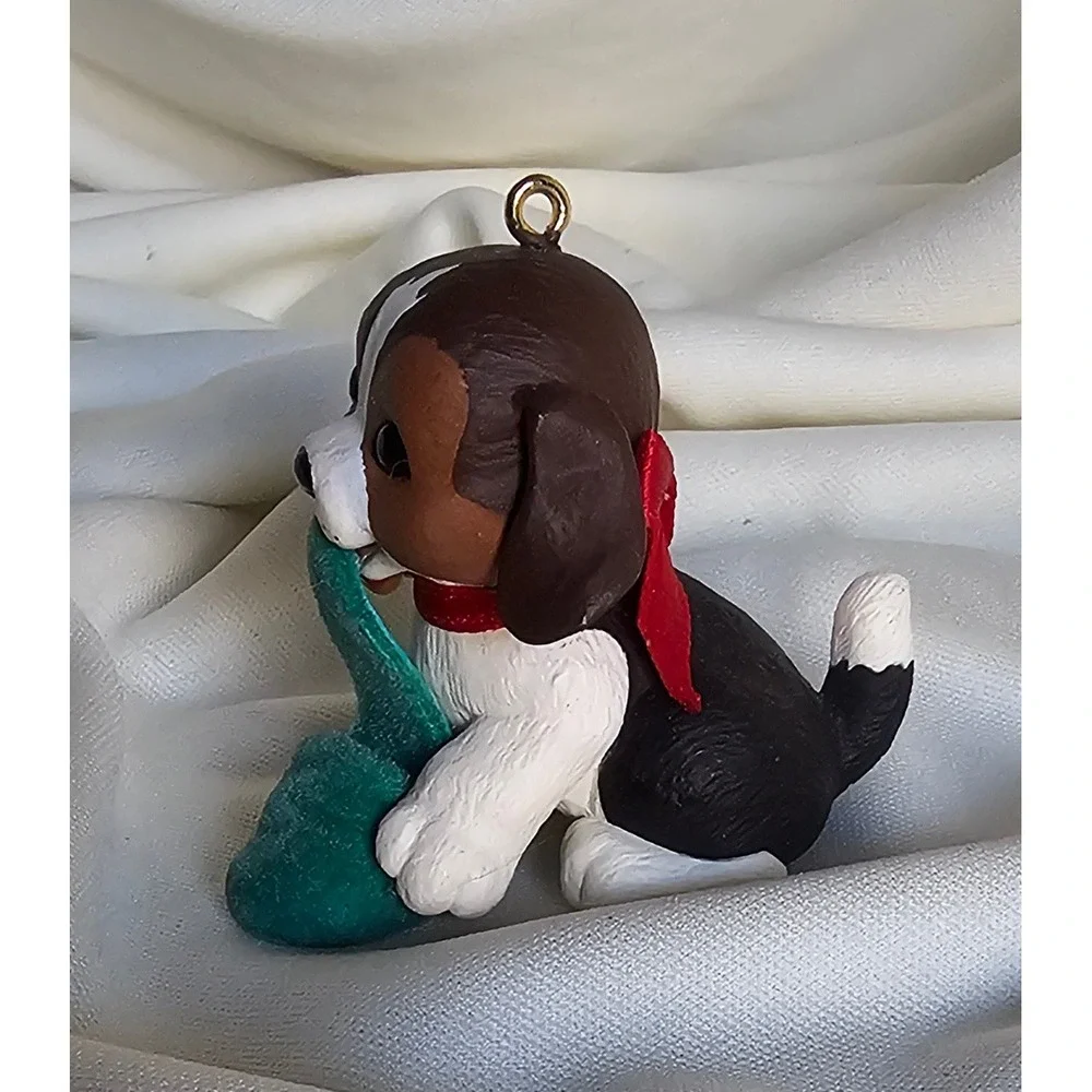 Vintage 1997 Hallmark Keepsake Puppy Love Beagle Dog Christmas Ornament Stocking
